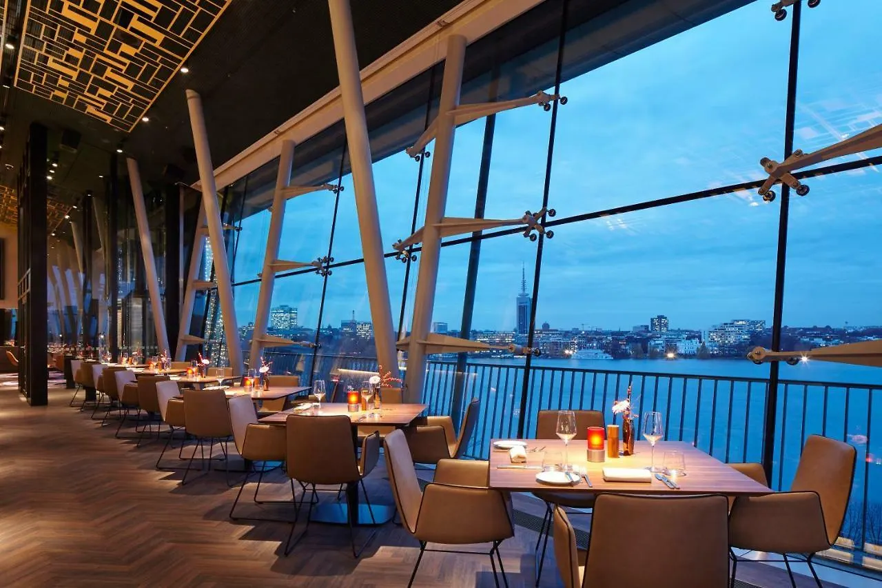 Le Meridien Hamburg 5*,