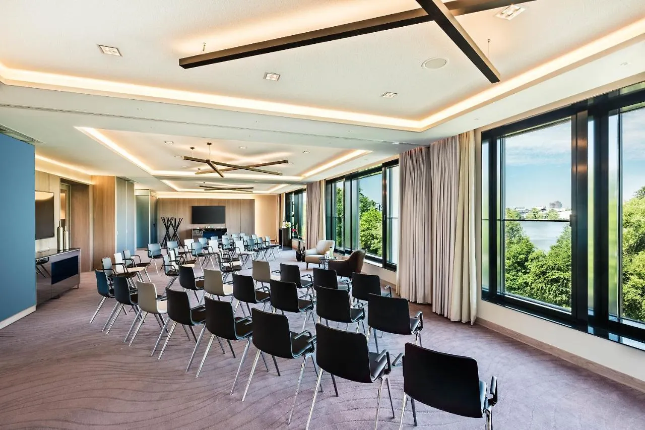 Le Meridien Hamburg Hotel